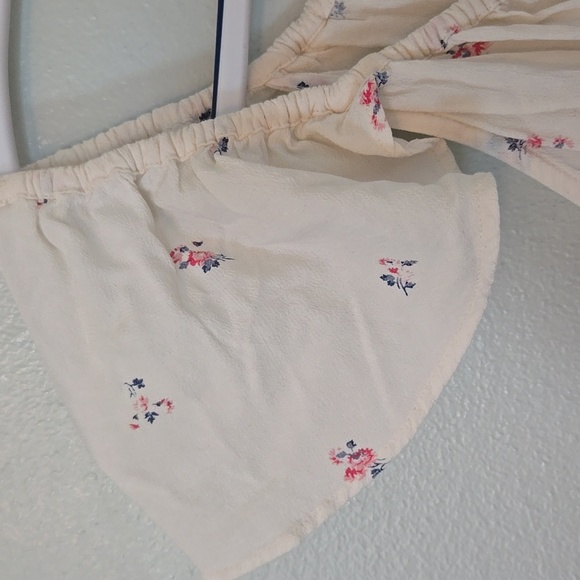 Abercrombie & Fitch Cream Floral Off The Shoulder Top Size Medium - Picture 3 of 6